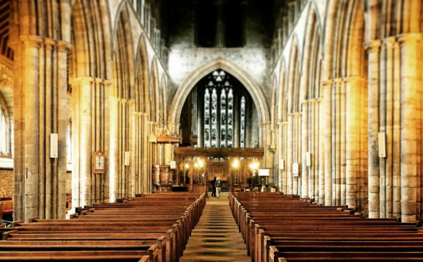 Dunblane Cathedral interior.png